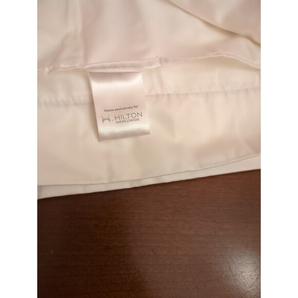 Hilton Hotel Pillowcase Sham White Sateen With Gray Stripe King Set 2 - Picture 13 of 15